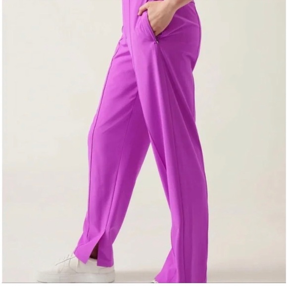 Athleta Pants - Athleta Vienna Slim pinkish/purple size 4 joggers. Zipper pockets front & back.